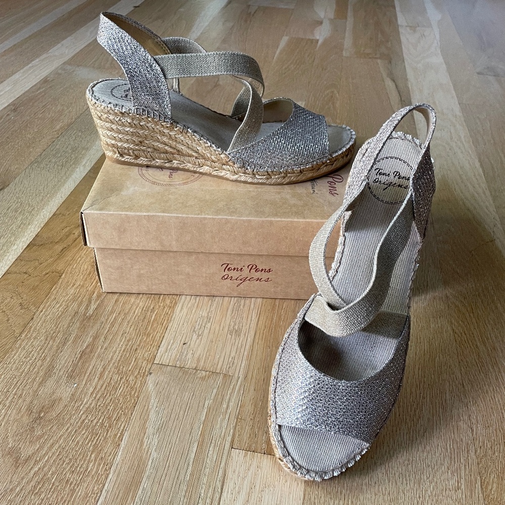 Toni Pons - Sol Wedge Espadrille Sandal - 41 - Platinum NIB